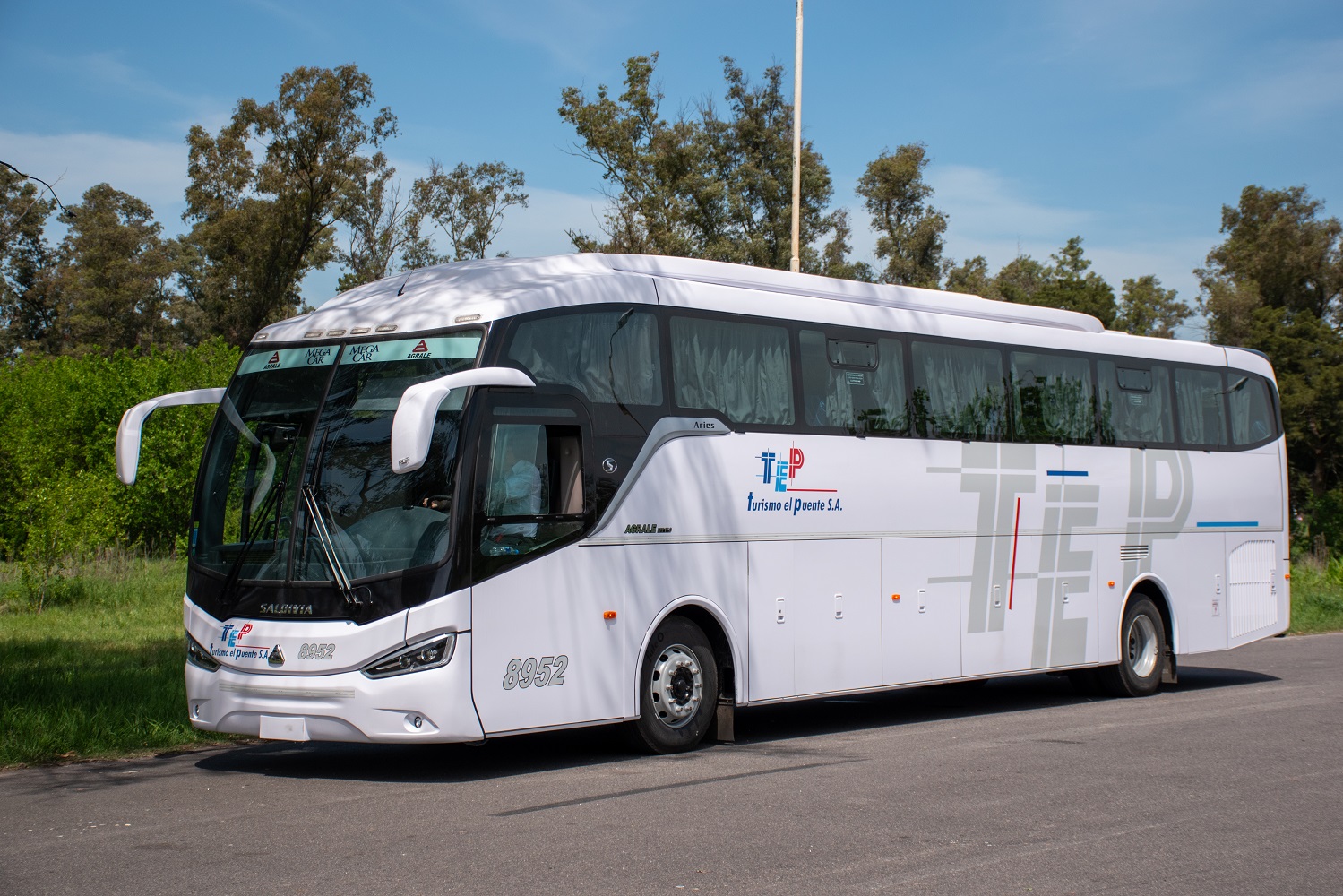 Bus 46 - exterior